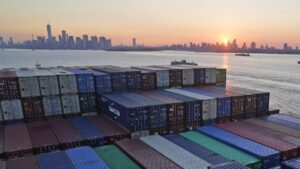 La probabilidad de que el barco de contenedores llegue a tiempo sigue siendo un lanzamiento de moneda