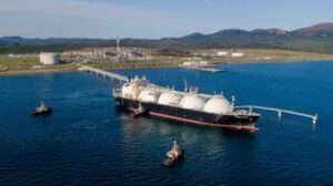 Las aseguradoras japonesas acuerdan cubrir el riesgo de guerra para los envíos de GNL Sakhalin-2