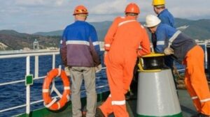 Las agencias de dotación explotan a la gente de mar con tarifas de contratación ilegales