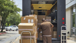UPS, Teamsters hacen 'movimiento significativo' en términos económicos en contrato