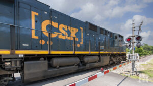 El descarrilamiento del tren CSX en Kentucky provoca evacuaciones y declaración de estado de emergencia