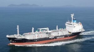 Transportista de GLP remolcado a un anclaje seguro después de perder la hélice