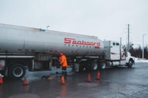 Camiones cisterna: tipos, capacidad y seguridad – Logística entrante