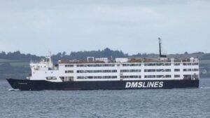 Clase rusa utilizada por activistas para bloquear el transporte de ganado desde Irlanda