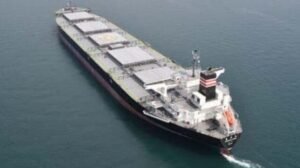 Filipinas se apodera del carguero japonés de carbón después de merodear durante dos semanas