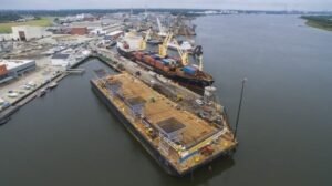 Buque portacontenedores MSC arrestado por daños por “salida fugitiva” de Charleston