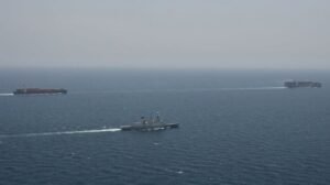 Reino Unido advierte de impostores que buscan información de barcos en el Mar Rojo