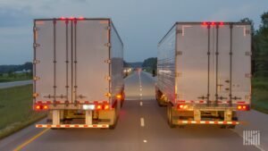 La FMCSA permite que un ‘número limitado’ de camiones utilicen luces de freno intermitentes