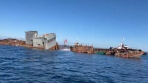 Vídeo: Hunden un barco de contrabandistas para crear el primer arrecife artificial de Irlanda