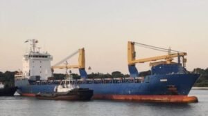 Activistas acosan a un buque de carga que presuntamente transportaba explosivos para Israel