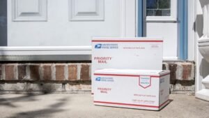 Trump dice que la transferencia del Servicio Postal de los Estados Unidos al Departamento de Comercio bajo revisión