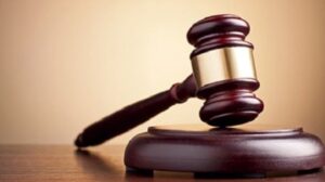 Orden de arresto emitida después de que el Capitán saltea la audiencia sobre el cargo de intoxicación