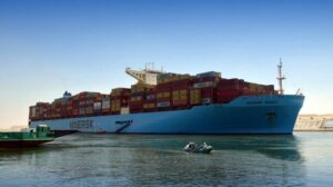 El Canal de Suez pide a Maersk que reanude gradualmente los tránsitos