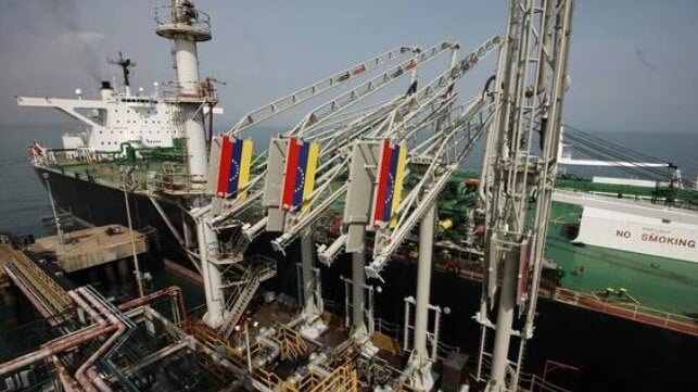 El control indefinido del petróleo venezolano por parte de Estados Unidos podría beneficiar a los petroleros y comerciantes