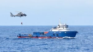 Barco de suministros atrapado traficando drogas ahora emitió una llamada de socorro frente a Australia